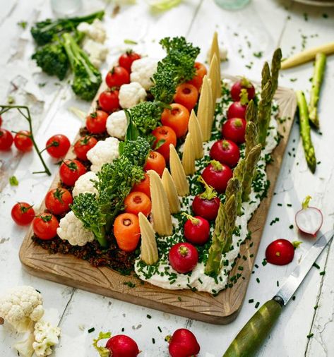 ‘Edible garden’ crudités and dips | Sainsbury`s Magazine Appetizer Buffet, Crudite Platter, Easter Desserts Recipes, Charcuterie Inspiration, Party Food Platters, Charcuterie And Cheese Board, Charcuterie Recipes, Xmas Food, Food Platters