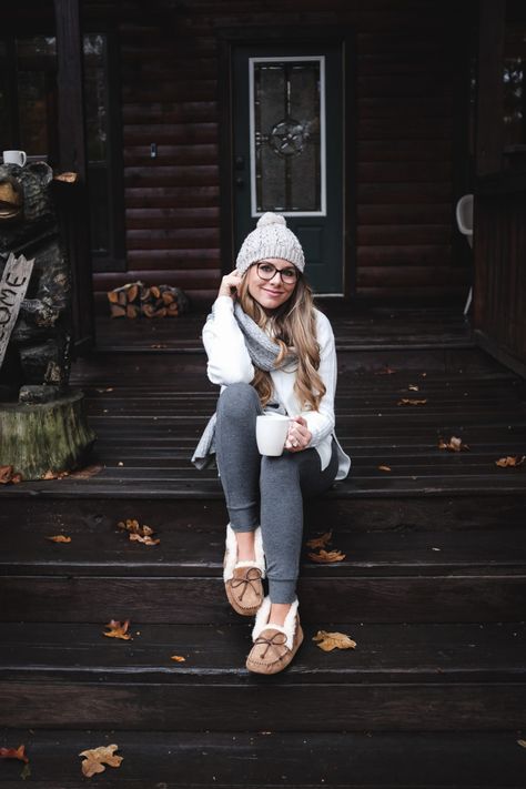 Cozy Weekend at the Cabin | The Teacher Diva: a Dallas Fashion Blog featuring Beauty & Lifestyle Skiing Style, Cabin Outfit, Cabin Weekend, Comfort Clothing, Slippers Outfit, Cabin Retreat, Cozy Weekend, Curated Closet, Winter Cabin