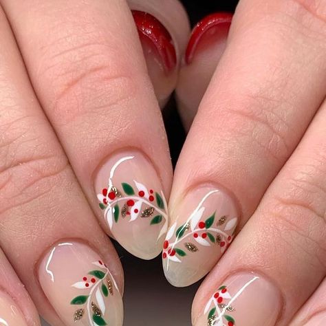 Builder Gel Christmas Nails, Christmas Nails Holly Berries, Holly Nails Christmas, Holly Christmas Nails, Christmas Nails Holly, Holly Berry Nails, Poinsettia Nails, Holly Nail Art, Starbucks Holiday Drinks