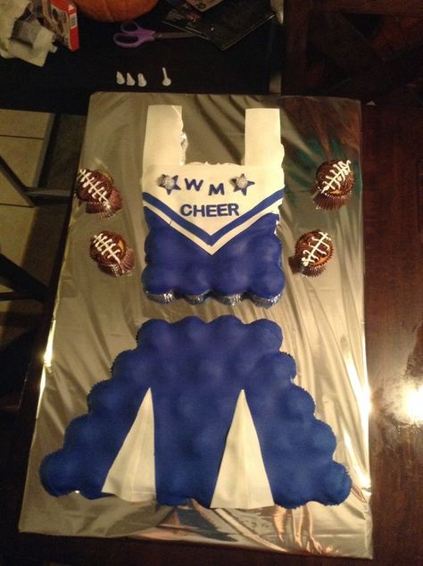 Cheerleader Cupcake Cake, Cheerleader Cupcakes Ideas, Cheerleader Cupcakes, Kids Baking Recipes, Cheerleader Cake, Cheer Cupcakes, Baking Recipes Cupcakes, Pull Apart Cupcake, Recipes Cupcakes