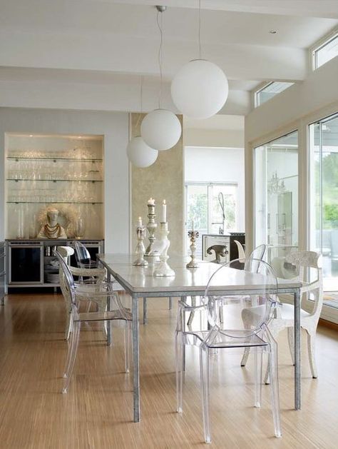 Eating Room Ideas, Acrylic Furniture Decor, Glass Dinner Table, Eating Room, Transparent Chair, Elegant Kitchen Design, Living Room Themes, Dinner Room, Luxury Dining Room