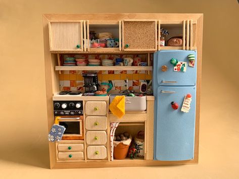 Kitchen Diorama, Polymer Clay Wood, Kitchen Miniature, Dolls Furniture, Mini Doll House, Doll House Crafts, Miniature Rooms, Ooak Art Doll, Miniature Kitchen