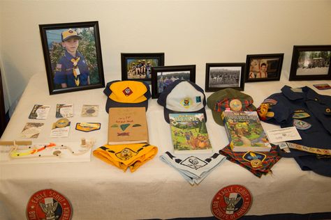 Eagle Court of Honor Display Table Eagle Scout Project Ideas, Eagle Court Of Honor, Boy Scout Activities, Boy Scouts Eagle, Cub Scout Crafts, Boy Scouts Merit Badges, Eagle Scout Ceremony, Court Of Honor, Scrapbook Party