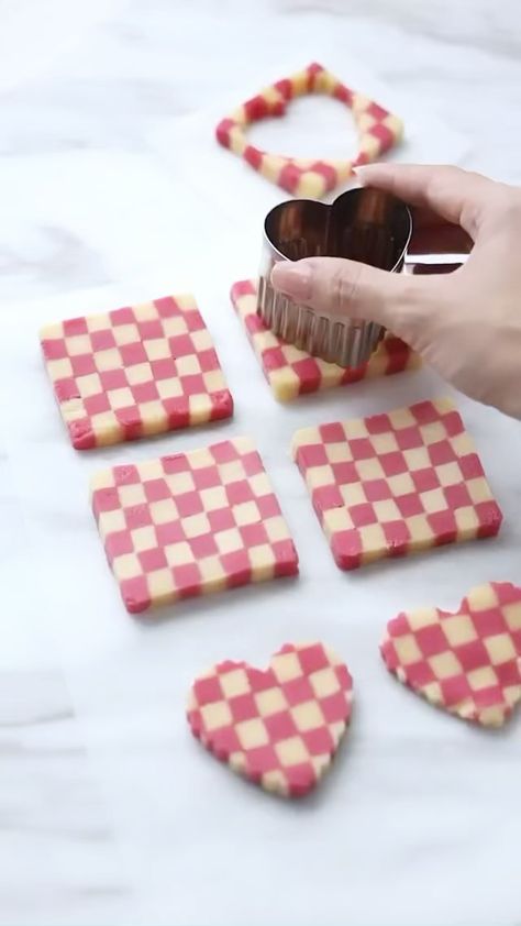 suncorefoods on Instagram: The upcoming holiday season is giving us a warm and fuzzy feeling, and our favorite way to express our love to friends and family is with… Beet Cookies, Cercei Din Lut Polimeric, Cookies Video, Cute Baking, Valentines Food, Valentine Cookies, Cute Cookies, Recipe Video, Prickly Pear