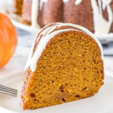 Pumpkin Bundt Cake Recipes, Unfrosted Cake, Autumn Dessert, Pumpkin Bundt, Pumpkin Bundt Cake, Pumpkin Cake Recipes, Fall Desserts Easy, Cream Cheese Glaze, Autumn Recipes