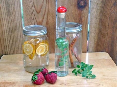 Making Moonshine, Infusion Recipes, Homemade Liqueur Recipes, Flavored Liquor, Infused Liquors, Alcohol Infusion, Simple Syrups, Infused Gin, Cut Recipe