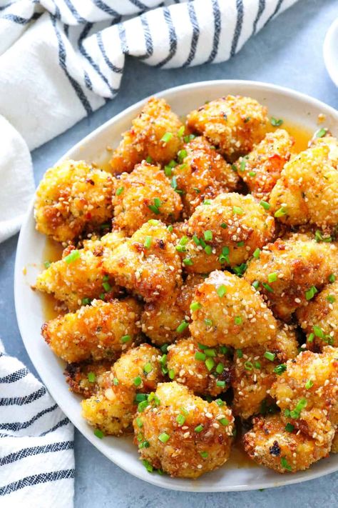 Vegetarian Wings, Baked Cauliflower Bites, Wing Recipe, Spicy Cauliflower, Cauliflower Wings, Cauliflower Bites, Baked Cauliflower, Wing Recipes, Healthy Appetizers