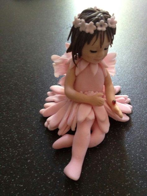 Fairy from sugar paste Fondant Flower Tutorial, Craft Clay, Sugar Icing, Fairy Cakes, Fondant Flowers, Christening Cake, Cake Making, Fondant Figures, Sugar Craft