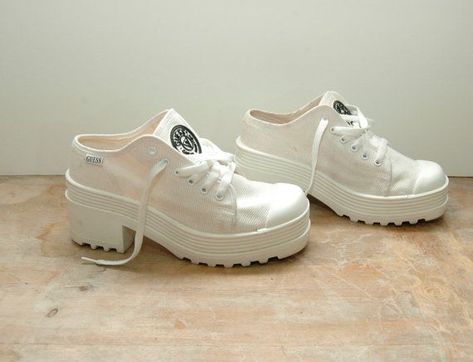 Want these 90's platform sneakers 70s Boots, 90s Sneakers, Platform Shoes Sneakers, 90s Shoes, Nostalgic 90s, Platform Shoes Sandals, Women Slippers Fashion, 1990s Fashion, Canvas Boots