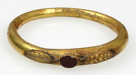 Bracelet                                                                                      Date:                                        100–300                                                           Culture:                                        Roman                                                          Medium:                                        Gold, glass or stone setting Roman Bracelet, Ancient Roman Jewelry, Ancient Jewels, Roman Jewelry, Art Bracelet, Ancient Jewellery, Historical Jewellery, Medieval Jewelry, Ancient Jewelry