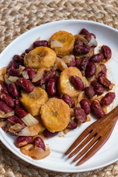 Red Beans and Plantains is a 30-minute recipe from Burundi made with... you guessed it, red beans and plantains! It is flavored with cinnamon and cumin to give it a toasty, homey flavor. It then simmers on the stove to soften the plantains and allow the flavors to combine. SO GOOD! Beans And Plantains, Plantain Chips Recipe, Dark Continent, Plantain Recipes, How To Make Red, West African Food, Meals Ideas, Savory Meals, Global Recipes