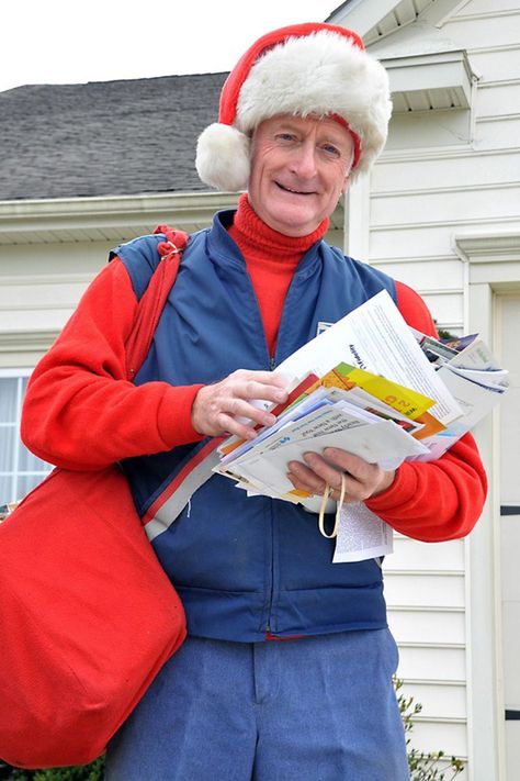 Learn about the proper gifts for the mailman. Some tokens of appreciation are prohibited, so what can you give to brighten a postal worker's day? Mailman Gifts, Mail Carrier Gift, Workers Day, Us Postal Service, Mail Carrier, Postal Worker, Cute Christmas Gifts, Package Delivery, Delivery Gifts