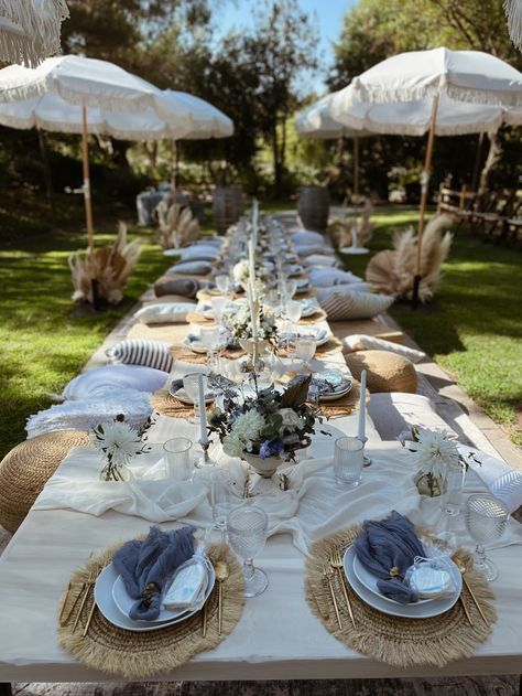 Hamptons Birthday, Elevated Picnic, Hampton Summer, Kat Singleton, Hamptons Pool, Hens Ideas, Summer In The Hamptons, Hamptons Party, Hamptons Aesthetic