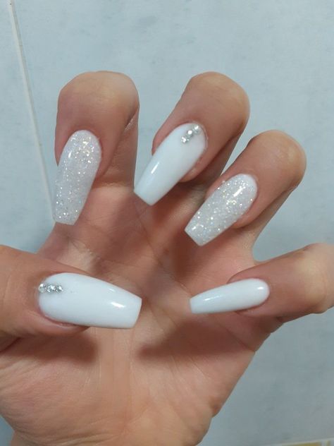 Nail Ideas White Coffin, French Tip Acrylic Nails 2023, Classy Birthday Acrylic Nails, White And Rhinestone Nails, White And Silver Nails Coffin, Cute Nails For Birthday White, Nail Ideas For Prom White, White Acrylics With Glitter, White Nails Ideas Acrylic