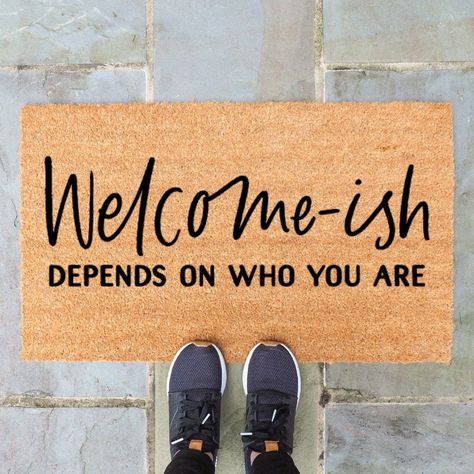 Front Mat Doormats, Funny Diy Door Mats, Fun Welcome Mats, Custom Welcome Mat, Door Mat Design Ideas, Welcome Mat Front Door Funny, Door Mat Quotes, Cricut Door Mat, Door Mat Sayings