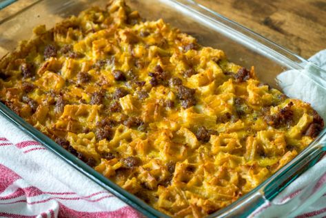 Waffle Breakfast Casserole, Waffle Breakfast, Cooking Panda, Freezable Meals, Brunch Bread, Breakfast Casseroles, Breakfast Waffles, 12 Tomatoes, Breakfast Recipes Casserole