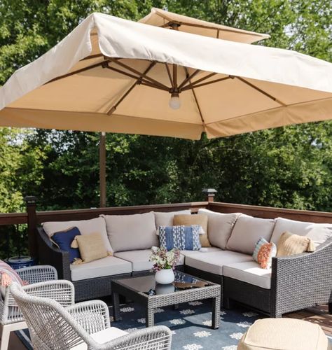 Patio Shade Ideas, Patio Landscaping Ideas, Outdoor Living Luxury, Porch Shades, Outdoor Patio Shades, Designing A Garden, Deck Shade, Luxury Outdoor Living, Small Patio Decor