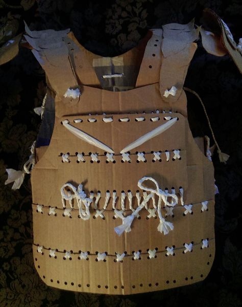 Samurai Cardboard Armor, Diy Samurai Armor, Cardboard Armor Diy, Cardboard Samurai Armor, Cardboard Knight, Cardboard Armor, Armor Diy, Armor Breastplate, Cardboard Costume