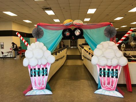 Sock Hop Decorations, School Dance Decorations, Grease Theme, School Dance Themes, Rally Ideas, Hoco 2022, 50s Sock Hop, Grease Party, 50s Theme