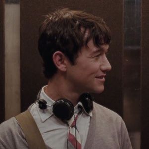 Zooey Deschanel Hair, Match Profile, Joseph Gordon, 500 Days Of Summer, 500 Days, Joseph Gordon Levitt, Summer Couples, Boy Meets Girl, Insta Icon