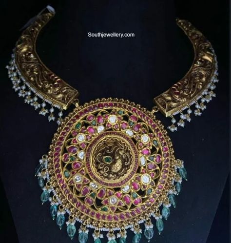 Nakshi kante necklace with kundan pendant photo Kundan Kante Necklace, Kante Gold Necklaces, Kundan Pendants, Diamond Earrings For Women, Beautiful Gold Necklaces, Antique Bridal Jewelry, Bride Jewelry, Indian Jewellery Design, Gold Bride Jewelry