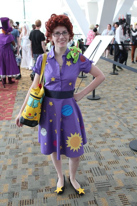 Miss Frizzle from The Magic School Bus ----- So Very Cool!!!!!!!!!!!!!! Miss Frizzle, Birthday Magic, The Magic School Bus, Science Birthday, Spooky Things, Magic School Bus, Trunk Or Treat, Magic School, Halloween 2018