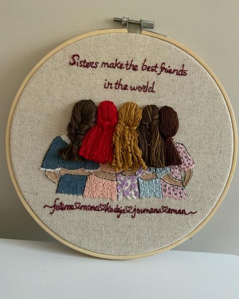 Sister Embroidery Designs, Embroidery Sisters Pattern, Embroidery Sisters, Hand Embroidery Patterns Free Templates, Embroidery Clock, Friend Embroidery, Embroidery Patterns Free Templates, Hair Embroidery, Embroidery Hoop Art Diy