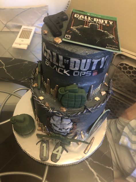 Call Of Duty Birthday Party Cake, Call Of Duty Cake, 14th Birthday Party Ideas, Black Ops Zombies, Army Party, Anime Cake, Call Of Duty Ghosts, Diy Birthday Decorations, Birthday Planning