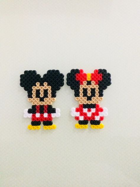 Perler Bead Ideas Disney, Disney Hamma Beads Ideas, Small Disney Perler Beads, Mickey And Minnie Perler Beads, Mini Perler Bead Patterns Disney, Gamma Bead Ideas, Iron Beads Ideas Disney, Ideas For Perler Beads, Heat Beads Ideas