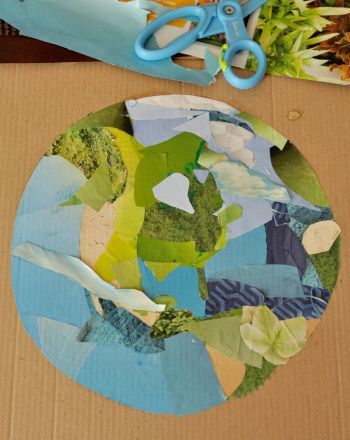 Kids can put old magazines and unwanted clothing to good use by creating an Earth Day-themed multimedia collage in this eco-friendly arts and crafts activity. Multimedia Collage, Earth Day Art, Eco Club, Earth Week, Earth Day Projects, Earth Craft, Recycled Crafts Kids, Eco Crafts, Arts And Crafts For Teens