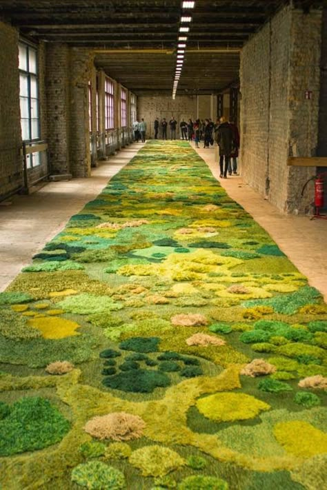 Carpet For Dogs, Carpet Tiles Ideas, Diy Moss, Moss Rug, Venomous Snakes, Tiles Ideas, Carpet Design, Land Art, Carpet Tiles