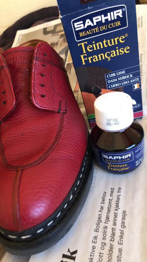 How To Dye Leather Shoes, Dye Leather Shoes, Isopropyl Alcohol Uses, Light Pink Shoes, Small Plastic Bottles, Red Leather Shoes, Clothing Diy, Shoe Polish, Leather Dye