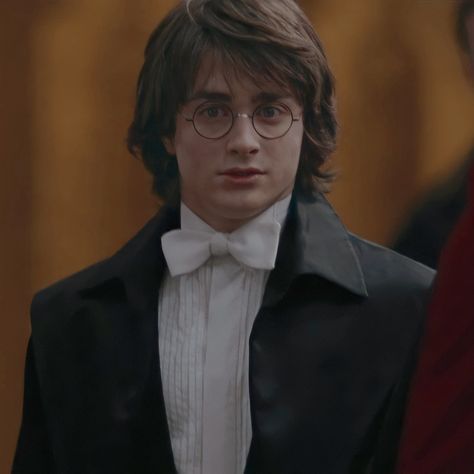 Harry James Potter Goblet Of Fire, Harry Potter In A Suit, Harry Potter Pics Daniel Radcliffe, Daniel Radcliffe Aesthetic, Hermione Wallpaper, Harry Potter Goblet Of Fire, Quidditch World Cup, Harmony Harry Potter, Fire Icon