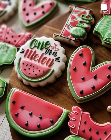 Watermelon Sugar Cookies, Watermelon Cookies, Baby Shower Watermelon, Watermelon Baby, Watermelon Sugar, Baptism Cake, Fancy Cookies, Cookie Icing, Baby Shower Cookies