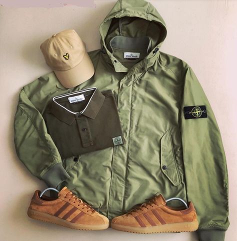 Adidas Bermuda and Stone Island + Lyle & Scott cap Stone Island Outfit Men, Stone Island Outfit, Terrace Fashion, Adidas Bermuda, Football Casual Clothing, Casual Football, Ultra Casual, Stone Island Clothing, Football Casuals