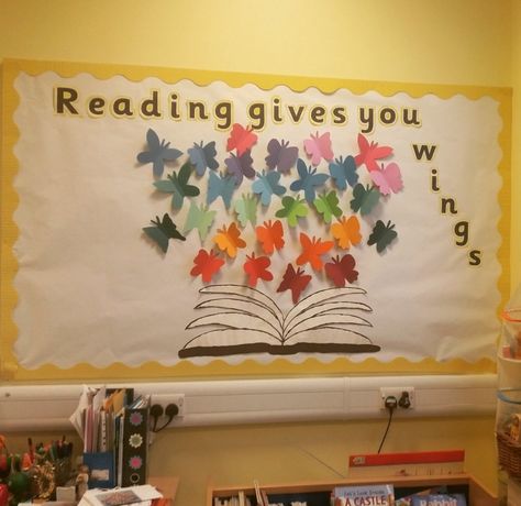 Bulleting Board idea: Reading gives you wings                                                                                                                                                                                 More Reading Corner Classroom, Reading Display, Reading Boards, Reading Bulletin Boards, Bored Teachers, Library Bulletin Boards, Back To School Bulletin Boards, School Displays, Reading Area