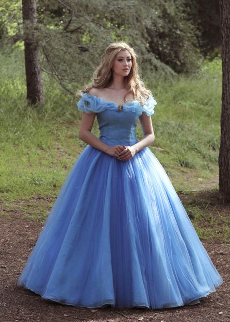 Cinderella Dress For Girls, Disney Cosplay Costumes, Cinderella Cosplay, Cinderella Costume, Disney Princess Dresses, Disney Cosplay, Cinderella Dresses, Princess Ball Gowns, Disney Dresses