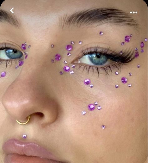 Festival Make Up, Rhinestone Makeup, Rave Makeup, Creative Makeup Looks, Festival Makeup, Eye Makeup Art, Glitter Makeup, Editorial Makeup, Glam Makeup