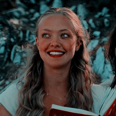 Sophie Sheridan, Dwight K Schrute, Clueless Aesthetic, Happy Movie, Julie Walters, Summer Surf, Hollywood Party, Blonde Hair Inspiration, Mama Mia