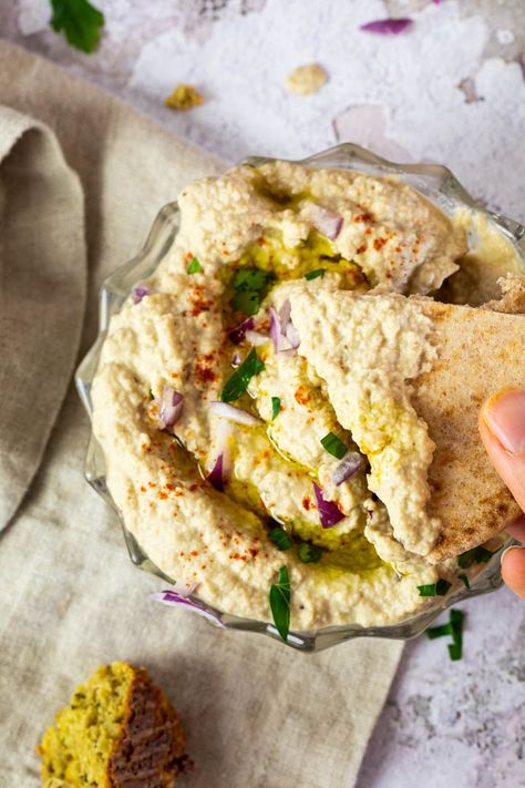 Vegan Baba Ganoush - is an oil-free, wfpb, creamy Lebanese dip made from roasted eggplants that is great as a party snack or appetizer. Authentic Baba Ganoush Recipe, Best Baba Ganoush Recipe, Easy Baba Ganoush Recipe, Baba Ganoush Recipe, Oven Roasted Eggplant, Pane Pita, Babaganoush Recipe, Roasted Eggplant Dip, Eggplant Dip