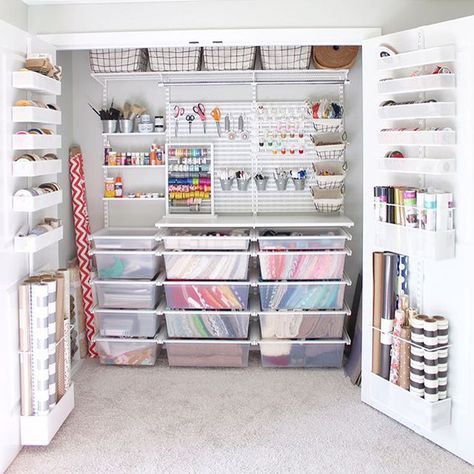 Declutter Your Closet Using One of These Organization Systems Organized Craft Room, Best Closet Systems, Elfa Closet System, Elfa Closet, Craft Room Closet, Organiser Son Dressing, Craft Closet Organization, Hobbies Crafts, Craft Closet