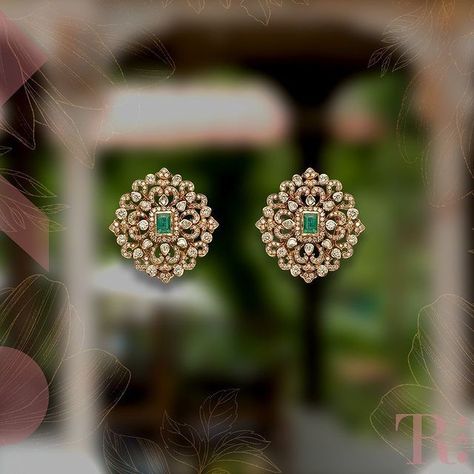 Emerald Earrings Indian Gold, Victorian Earrings Studs, Studs Earrings Gold India, Thali Kodi, Victorian Studs, Coral Jewelry Set, Emerald Diamond Earrings, Antique Necklaces Design, Gold Jewelry Outfits