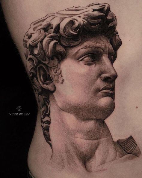 Michelangelo Tattoo, David Tattoo, Statue Tattoo, Clever Tattoos, Muster Tattoos, Greek Tattoos, Grey Tattoo, Realism Tattoo, Fine Line Tattoos