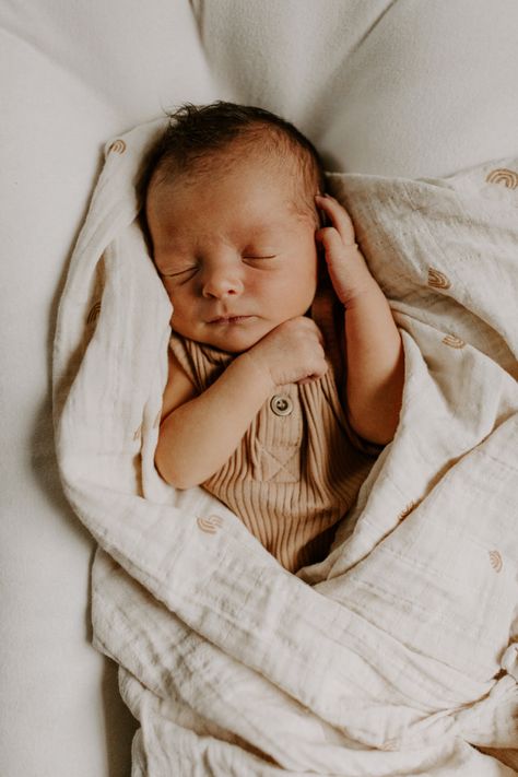 Newborn Family Pictures, Newborn Baby Boy Gifts, Baby Boy Newborn Pictures, Newborn Photos Boy, Baby Boy Newborn Photography, Newborn Photography Boy, Newborn Family Photos, Baby Pictures Newborn, Newborn Photography Poses