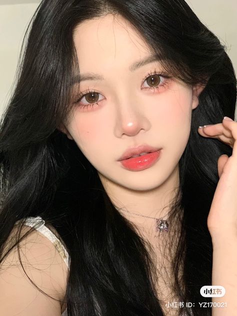 Softie Makeup Look, Makeup Looks Chinese, Softie Makeup, Yn Pics, Chinese Makeup Look, Ingenue Makeup, Chinese Eyes, Ugly Makeup, Makeup Asia