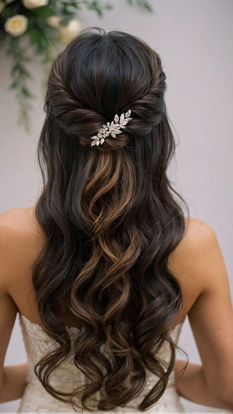 Engagement Hairstyles Indian Short Hair, Rustic Wedding Hairstyles Half Up, Hair Do Wedding Bridesmaid, Hairstyle For Maid Of Honor, Wedding Hairstyles Maid Of Honor, Hairdo Bridesmaid Simple, Indian Wedding Hairstyles For Short Hair, Maid Of Honor Hairstyles Half Up, Anniversary Hairstyles