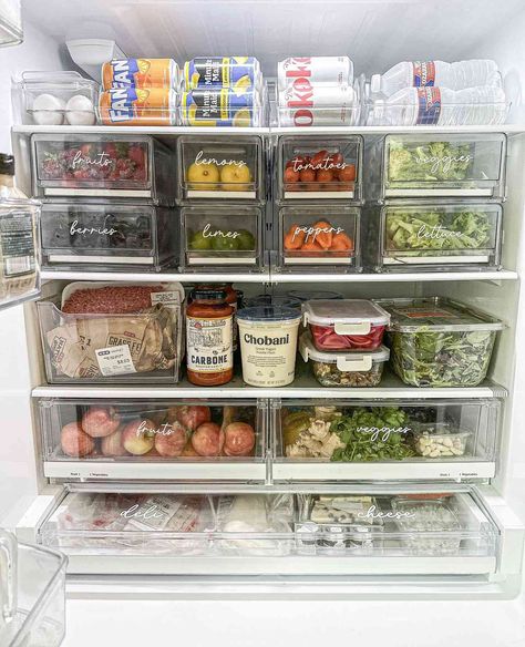 15 Refrigerator Organization Ideas For Decluttering And Maximizing Space Organized Fridge Ideas, Fridge Scaping, Food Organisation, Refrigerator Organization Ideas, Small Refrigerator Organization, Organization Fridge, Fridge Organization Ideas, Fridge Organisation, Organized Fridge