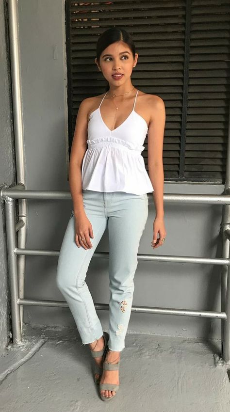 Maine Mendoza Outfit, Eat Bulaga, Gabbi Garcia, Maine Mendoza, 2021 Aesthetic, Alden Richards, Gma Network, Popular People, Selfie Ideas