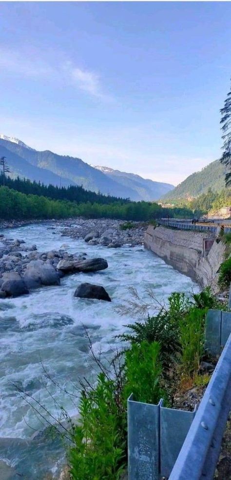 Manali India, Manali Himachal Pradesh, India Travel Places, Morning View, Shimla, Places In The World, Himachal Pradesh, Sky Aesthetic, Amazing Nature