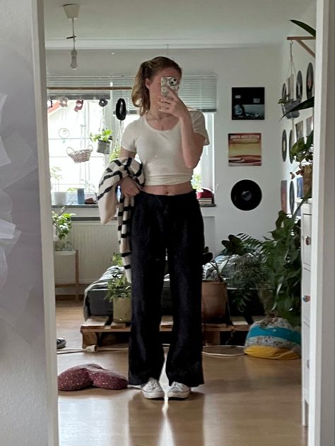 fall fit, outfit, autumn fit, autmn, fall, linen pants, linen, suit pants, dark blue pants, white chucks, converse, white shirt, capsule warddrobe, stripped sweater, oversized, stripes, stockholm style, copenhagen style, scandi style, matilda djerf, half up half down, mirror selfie, stockholm, sweden, swedish, hourglass, simple fit, simple outfit, simple fall outfit, back to school fit, jewelery, plants, mirror, mirror selfie, outfit check Mirror Selfie Outfit, Fall Linen, White Chucks, Dark Blue Pants, Back To School Fits, Outfit Simple, Outfit Autumn, School Fit, Simple Fall Outfits